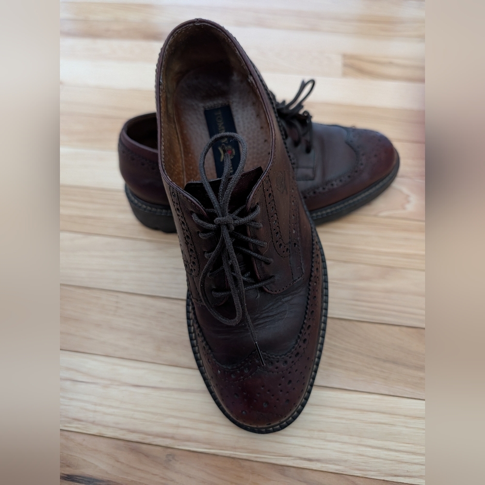 Tommy Hilfiger Men’s Brown Wingtip Brogue Lace-Up Oxfords